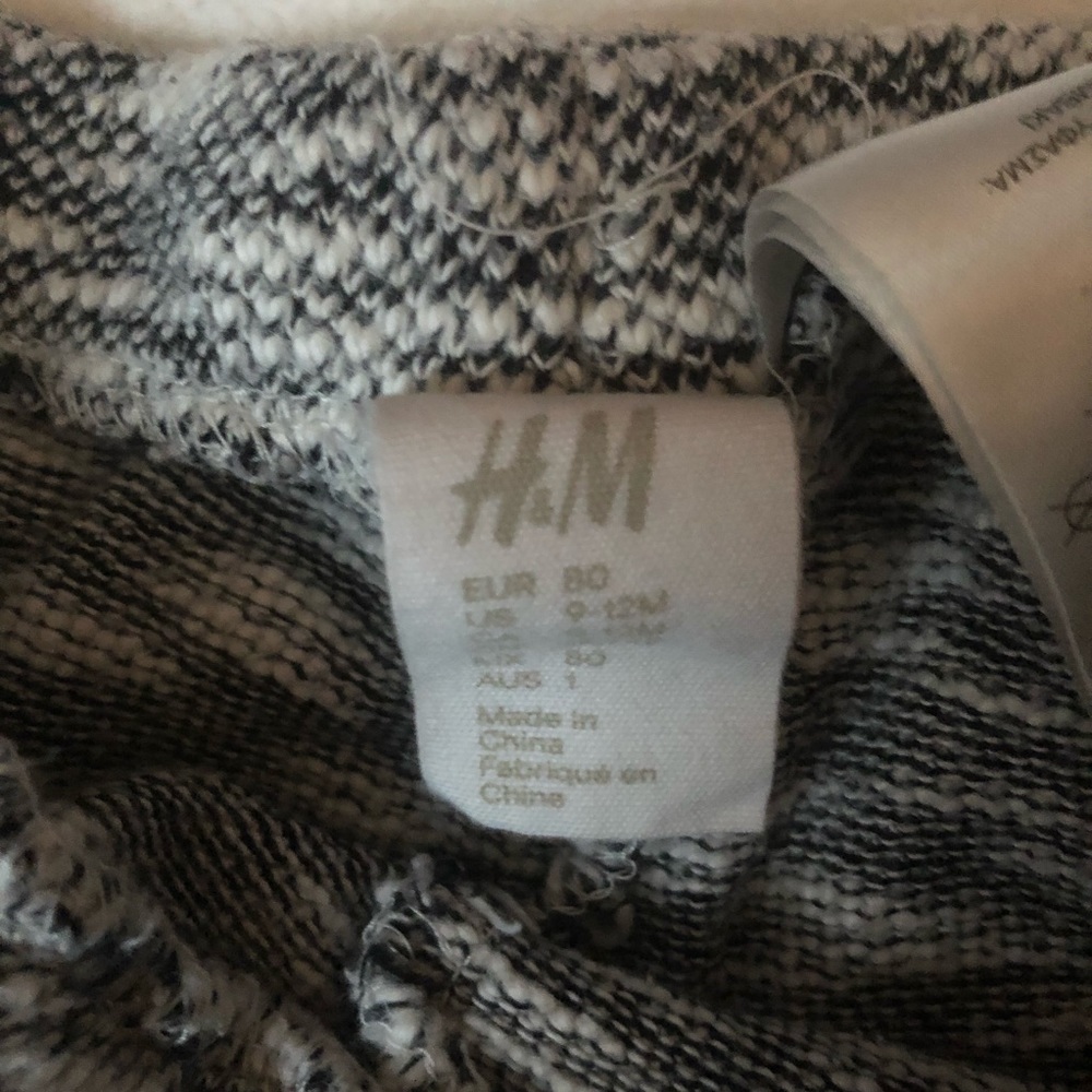 H&M patch knee pants - Picture 3 of 3